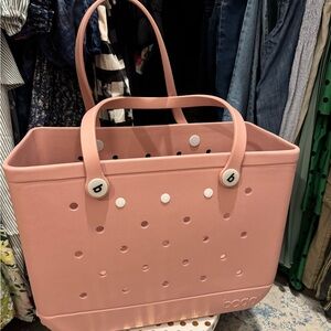 Bogg Bag XL in dusty pink
